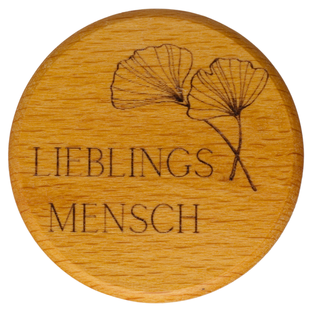 Mementovia-Box mit gravierten Ginkgo-Blättern und dem Schriftzug "Lieblingsmensch" als alternative Deckelgravur.